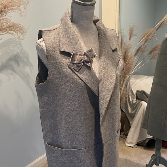 Beautiful  long vest jacket by Silvian Heach. Size XS. - Picture 5 of 10